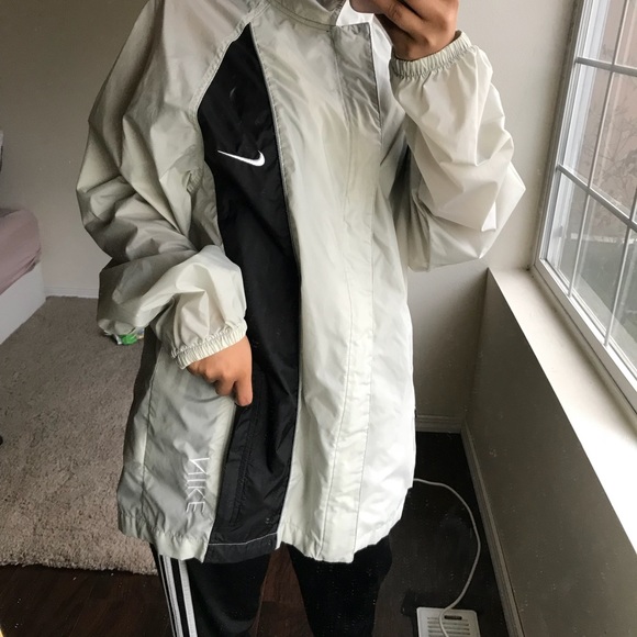 nike oversized windbreaker